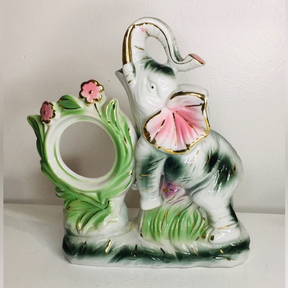 Beautiful Vintage Asian Design Elephant Figurine - Picture 1 of 6